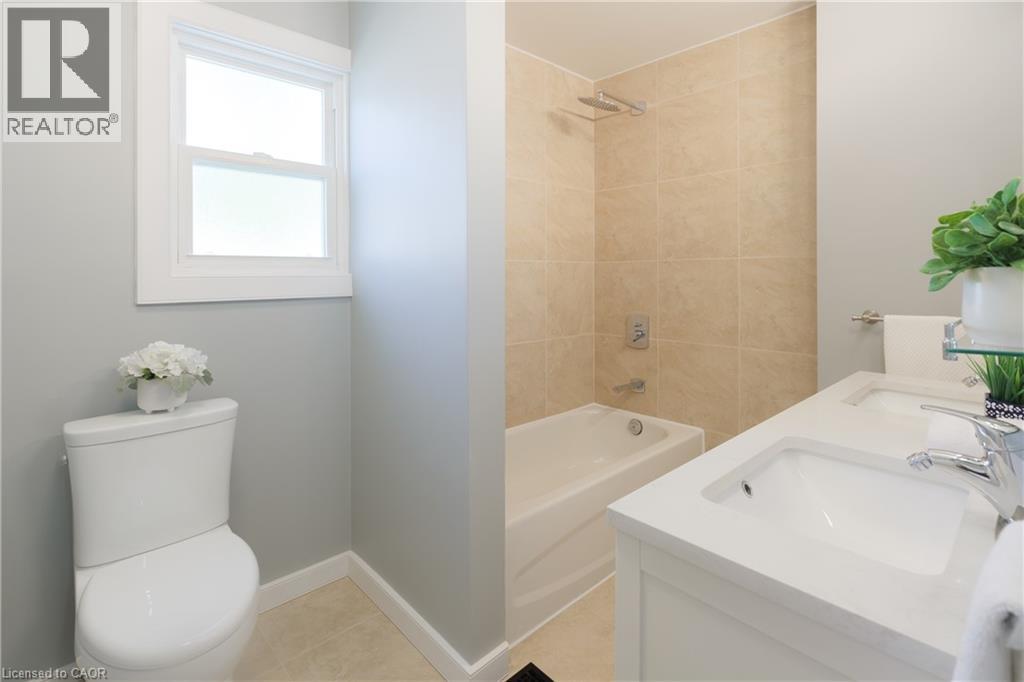 95 Fennell Avenue W, Hamilton, Ontario  L9C 1E9 - Photo 27 - 40865746