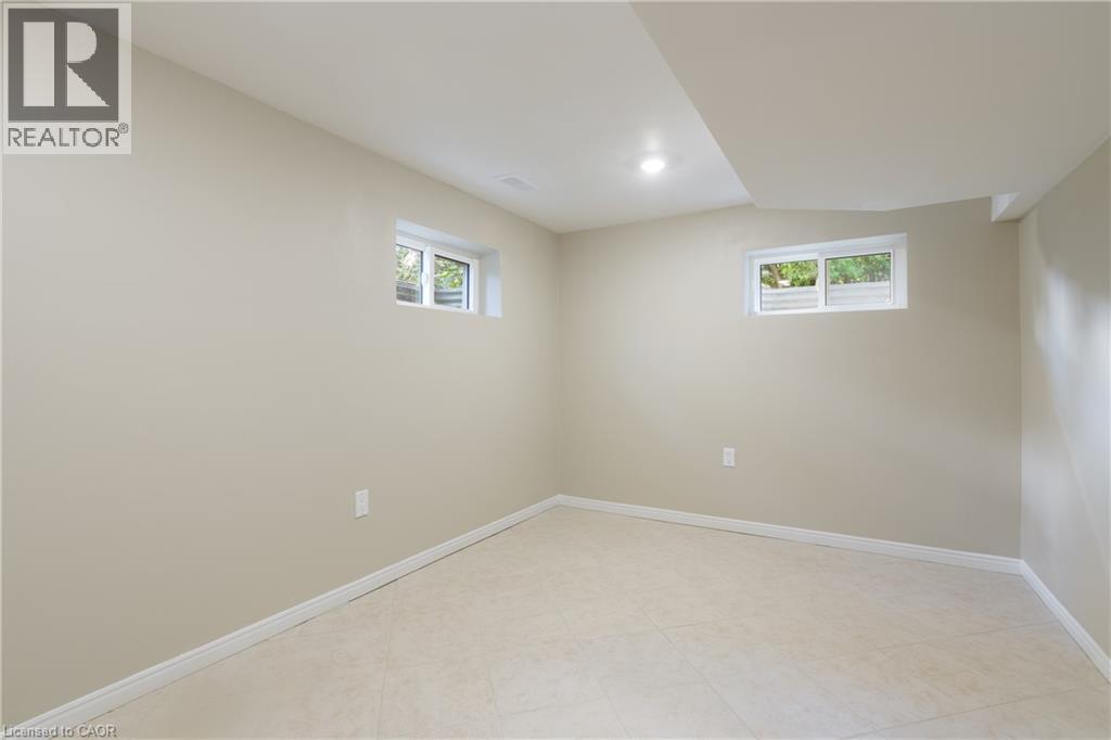 95 Fennell Avenue W, Hamilton, Ontario  L9C 1E9 - Photo 38 - 40865746