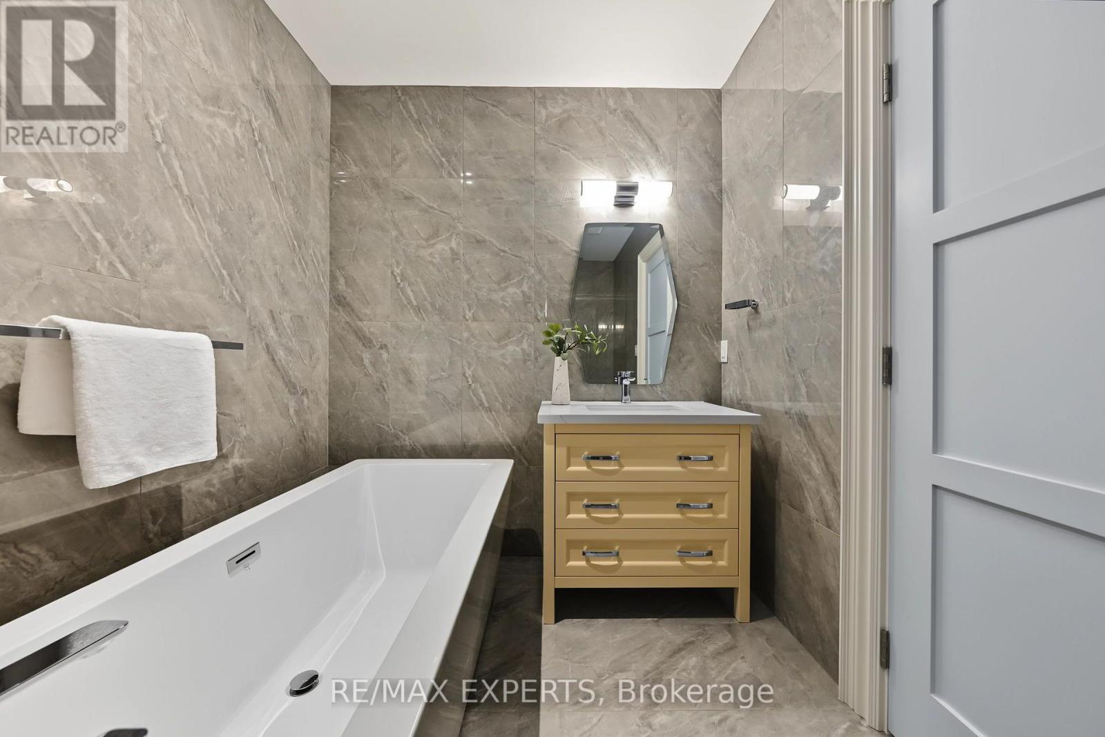 18 Gosling Road, Vaughan, Ontario  L6A 1E2 - Photo 34 - N13816572