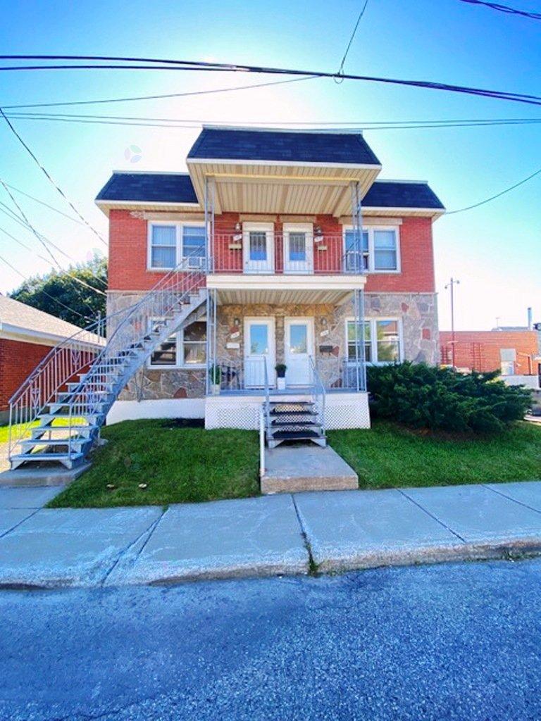 5176-5182 Rue St-Germain Laval (Saint-Vincent-de-Paul) Quebec Canada H7C1G5 2