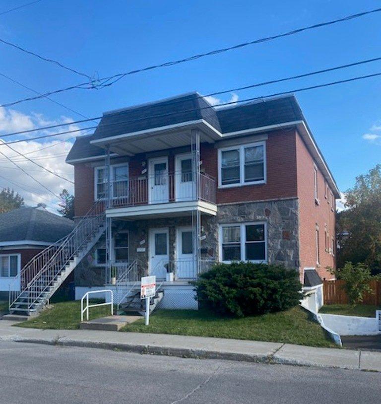 5176-5182 Rue St-Germain Laval (Saint-Vincent-de-Paul) Quebec Canada H7C1G5 3