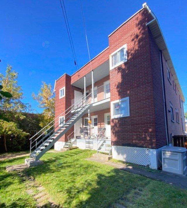 5176-5182 Rue St-Germain Laval (Saint-Vincent-de-Paul) Quebec Canada H7C1G5 4