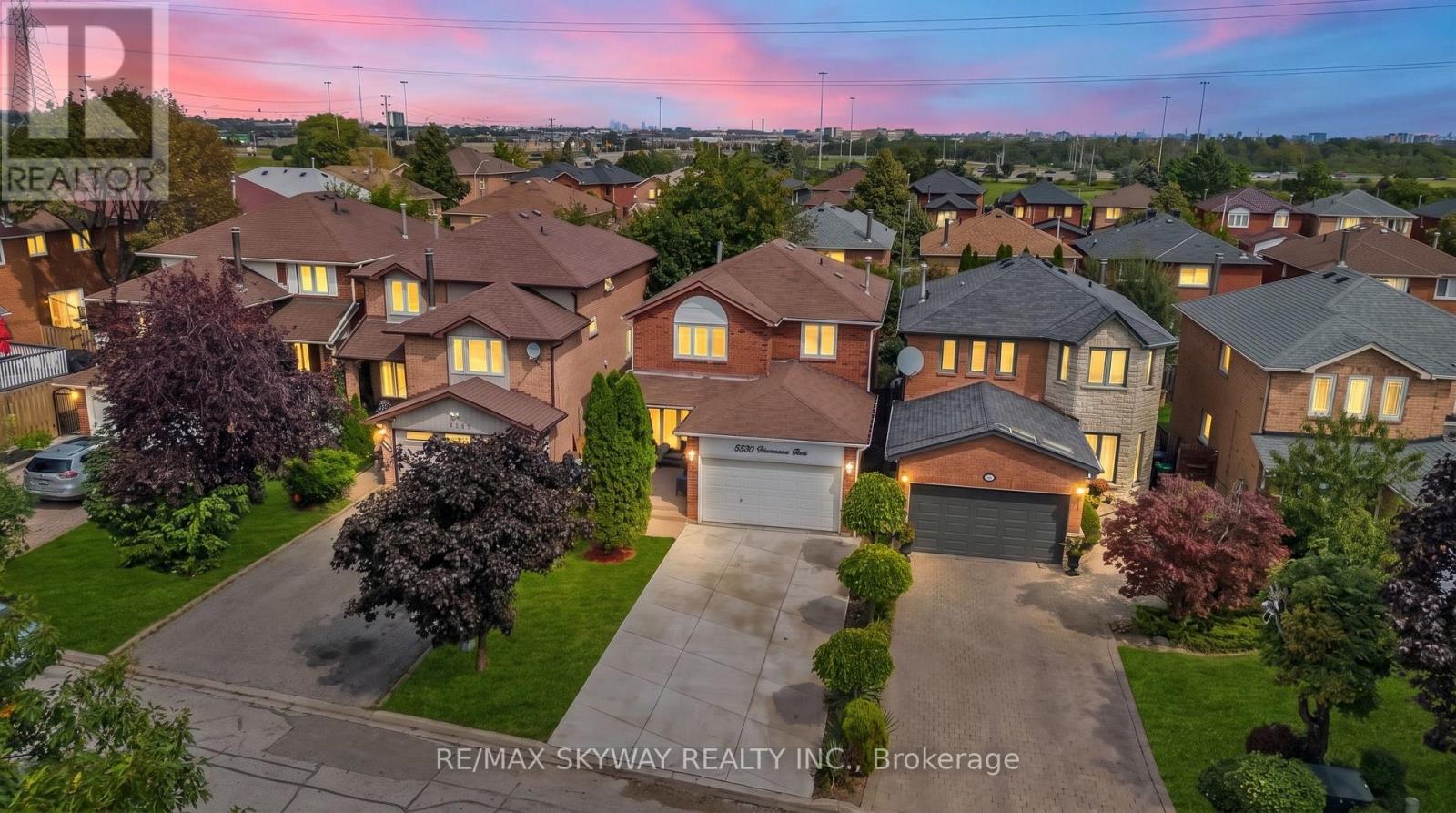 4558 Pemmican Trail, Mississauga, Ontario  L4Z 2L8 - Photo 3 - W13816624