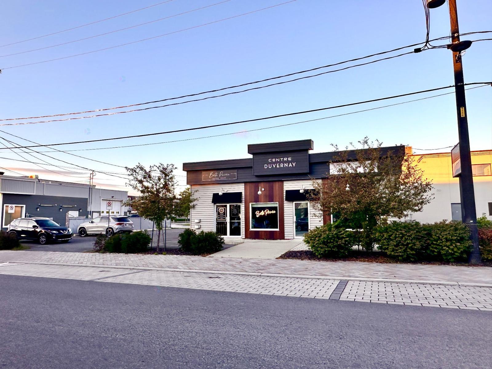 271-275 Rue Duvernay Beloeil Quebec Canada J3G2M9 2