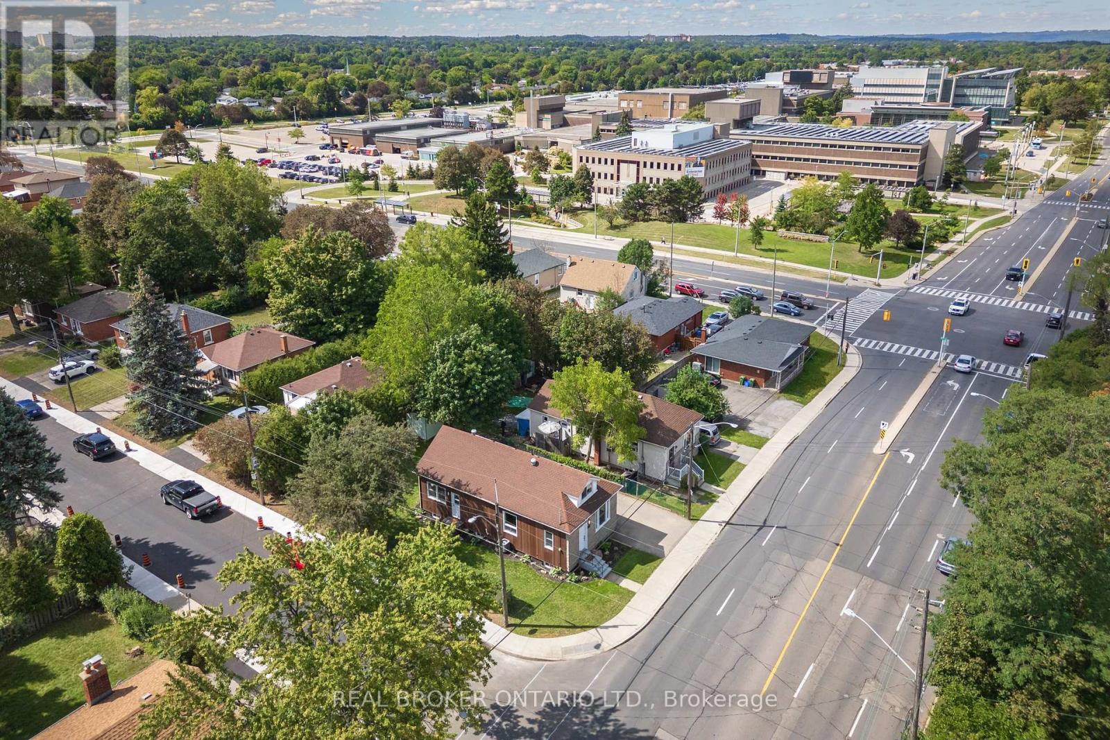 95 Fennell Avenue W, Hamilton, Ontario  L9C 1E9 - Photo 3 - X13816592