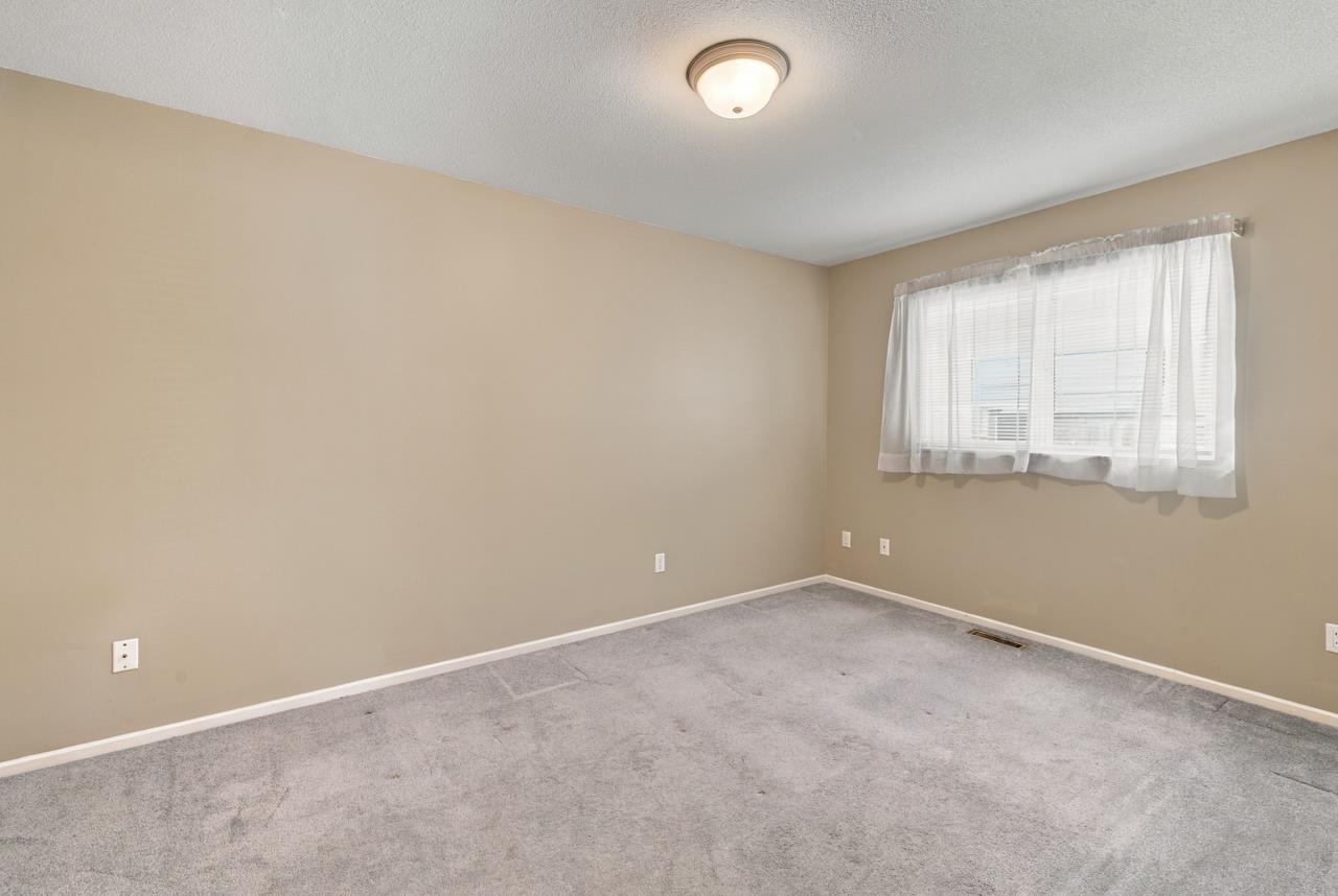 17037 0 Avenue, Surrey, British Columbia  V3Z 9N9 - Photo 30 - R3168429