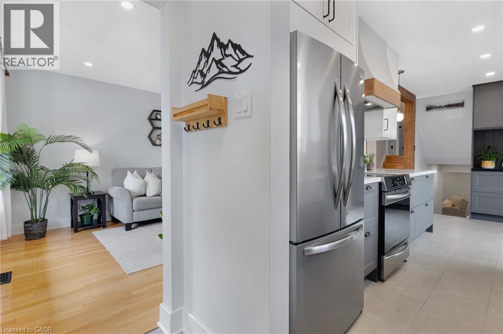 477 Kingscourt Drive Unit# B, Waterloo, Ontario  N2K 2X9 - Photo 5 - 40862821