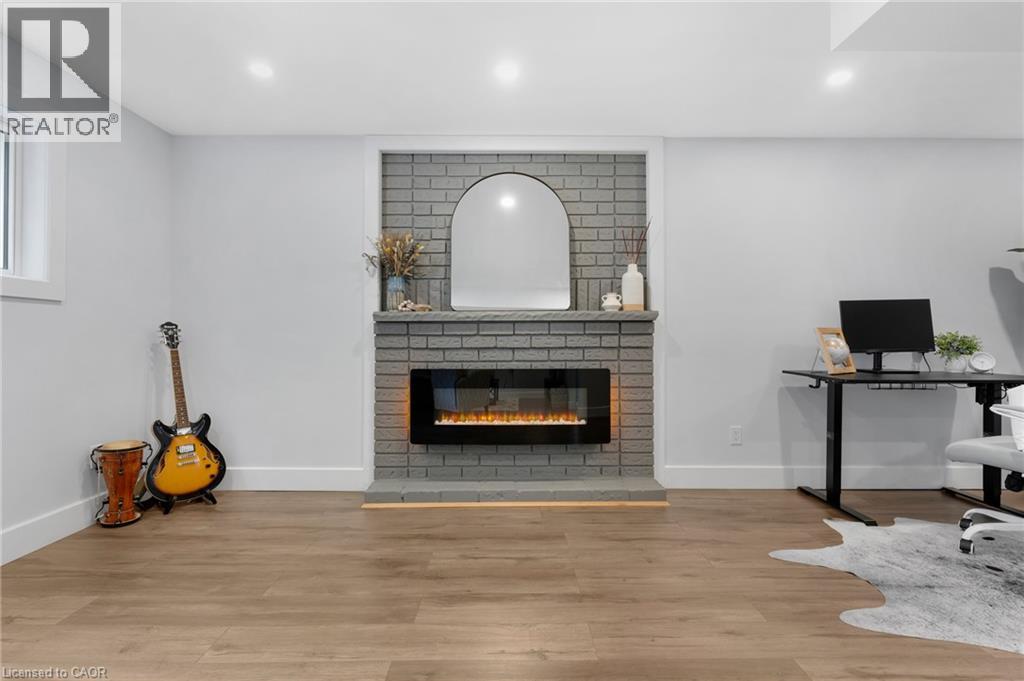 477 Kingscourt Drive Unit# B, Waterloo, Ontario  N2K 2X9 - Photo 31 - 40862821