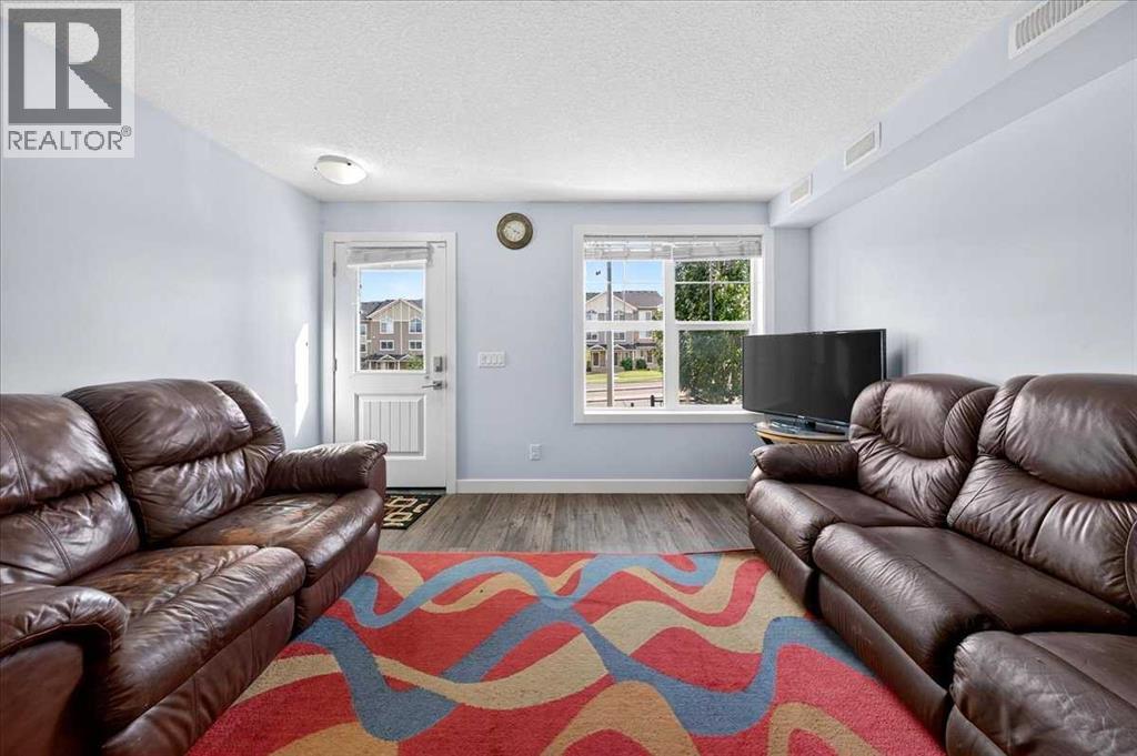 171 Evanscrest Gardens NW, Calgary, Alberta  T3P 0S1 - Photo 4 - A2344290