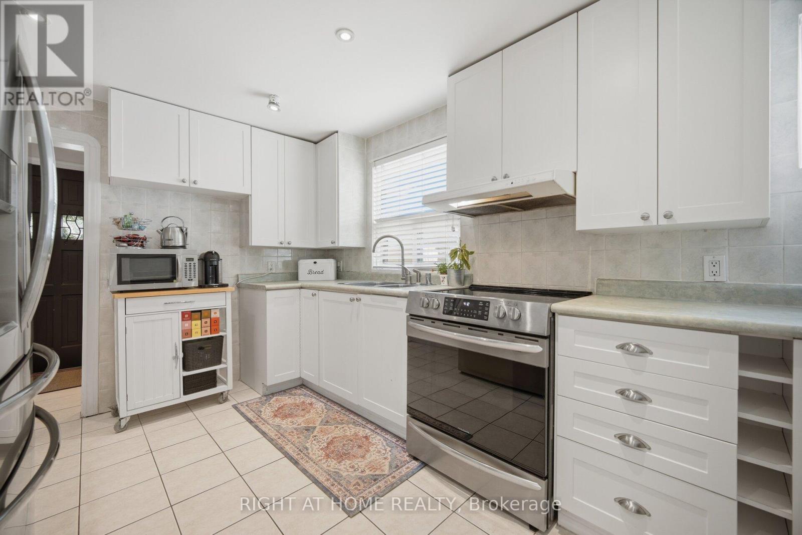18 Vanbrugh Avenue, Toronto, Ontario  M1N 3S9 - Photo 7 - E13523048
