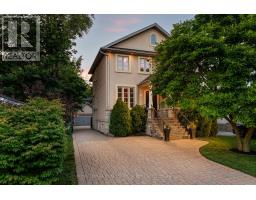4 SPRINGBROOK GARDENS, Toronto, Ontario