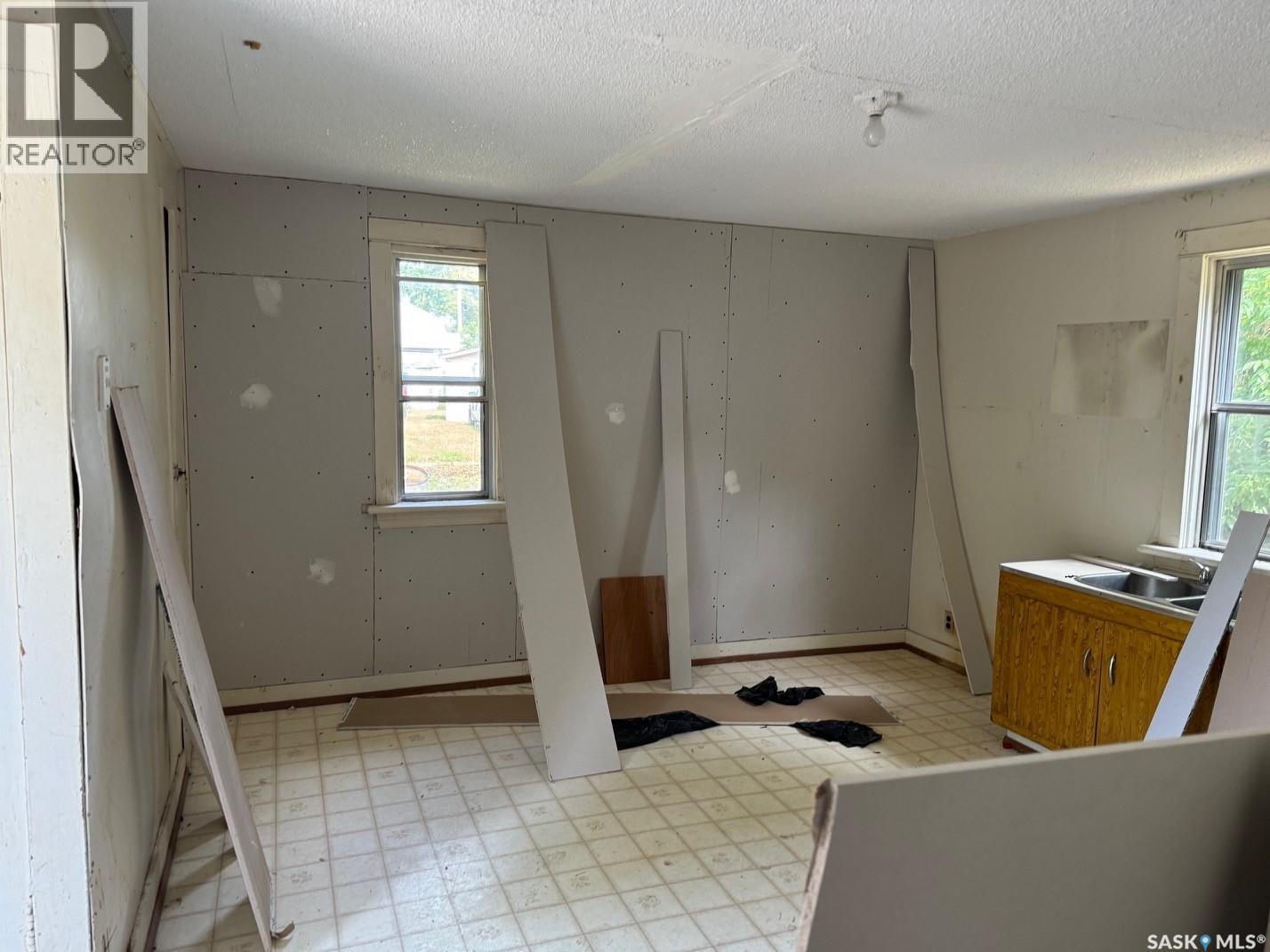 127 Harvey Street, Kamsack, Saskatchewan  S0A 1S0 - Photo 12 - SK049189