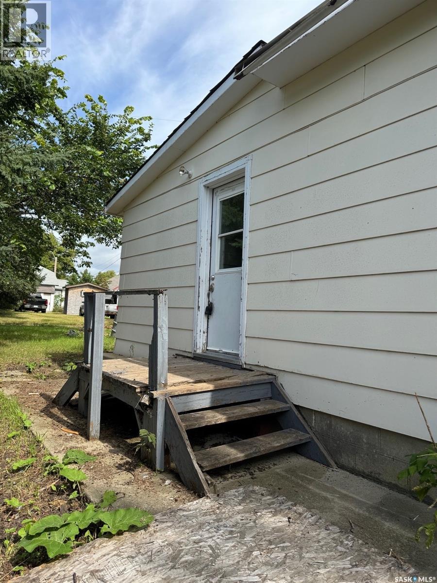 127 Harvey Street, Kamsack, Saskatchewan  S0A 1S0 - Photo 2 - SK049189