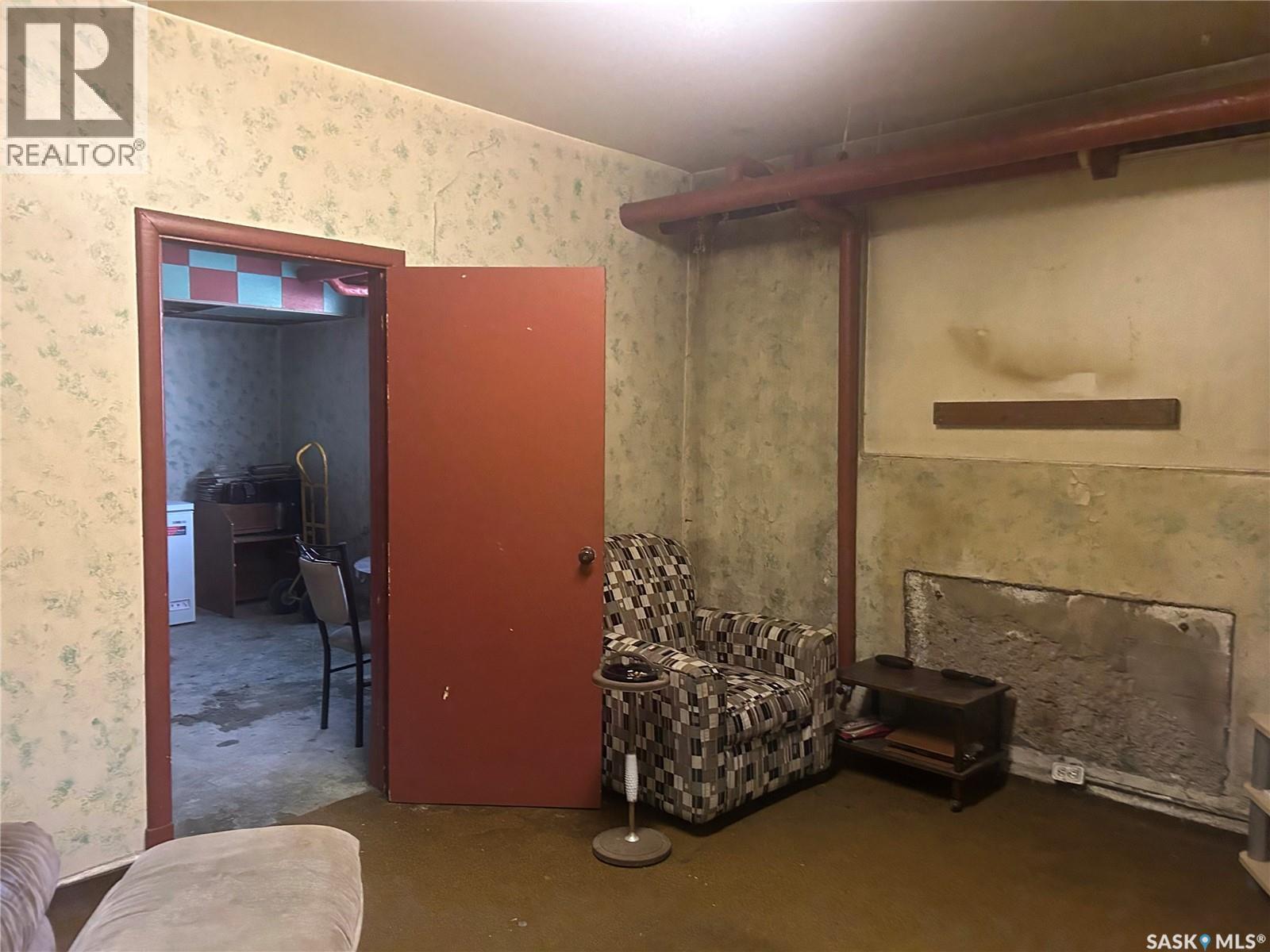 300 2nd Street W, Bengough, Saskatchewan  S0C 0K0 - Photo 38 - SK049185