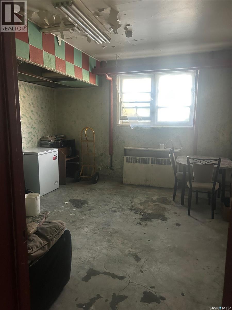 300 2nd Street W, Bengough, Saskatchewan  S0C 0K0 - Photo 44 - SK049185