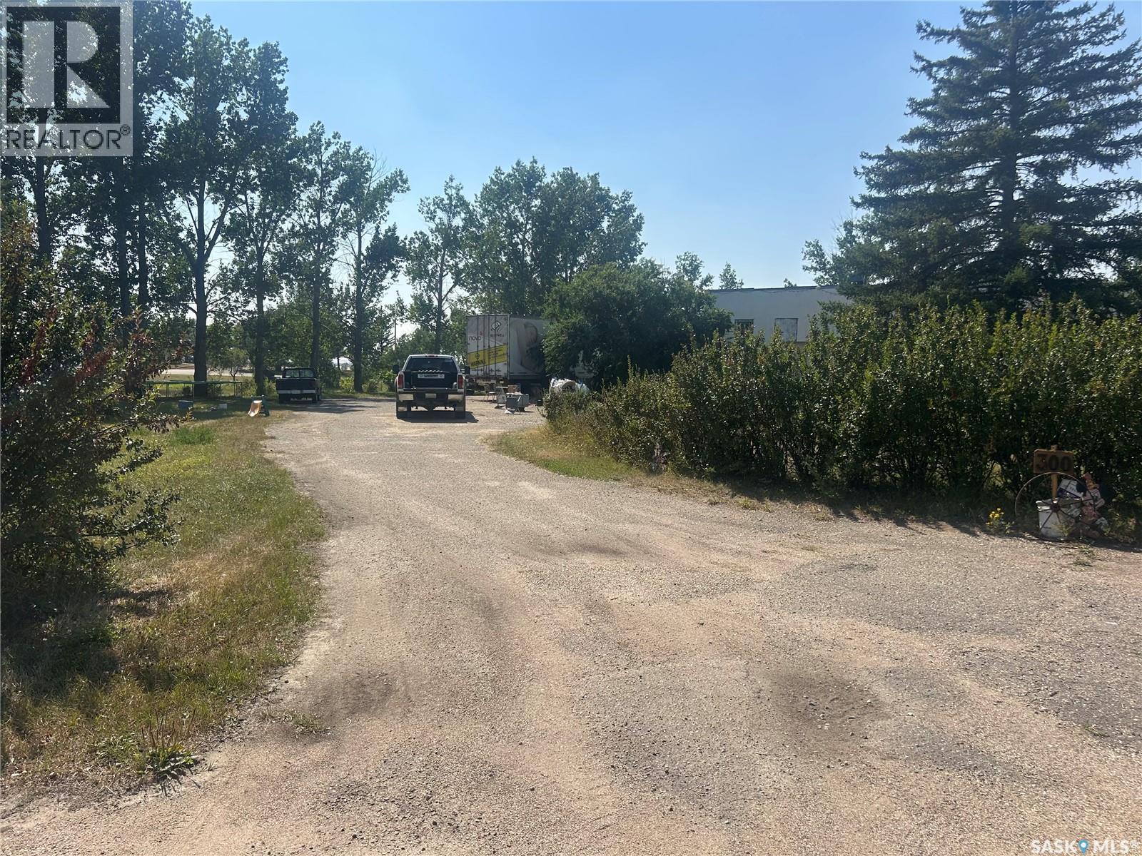 300 2nd Street W, Bengough, Saskatchewan  S0C 0K0 - Photo 48 - SK049185