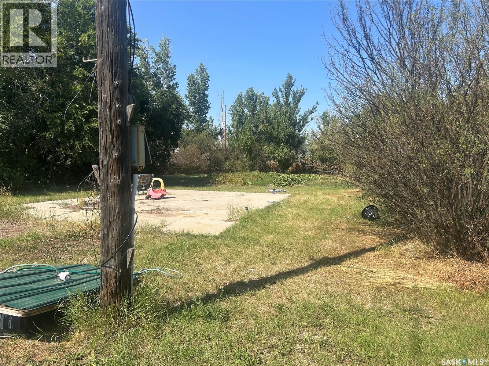 300 2nd Street W, Bengough, Saskatchewan  S0C 0K0 - Photo 55 - SK049185
