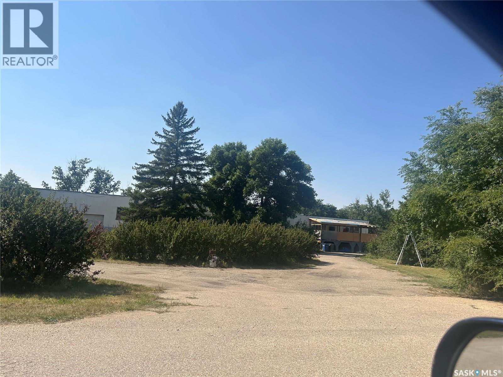 300 2nd Street W, Bengough, Saskatchewan  S0C 0K0 - Photo 56 - SK049185