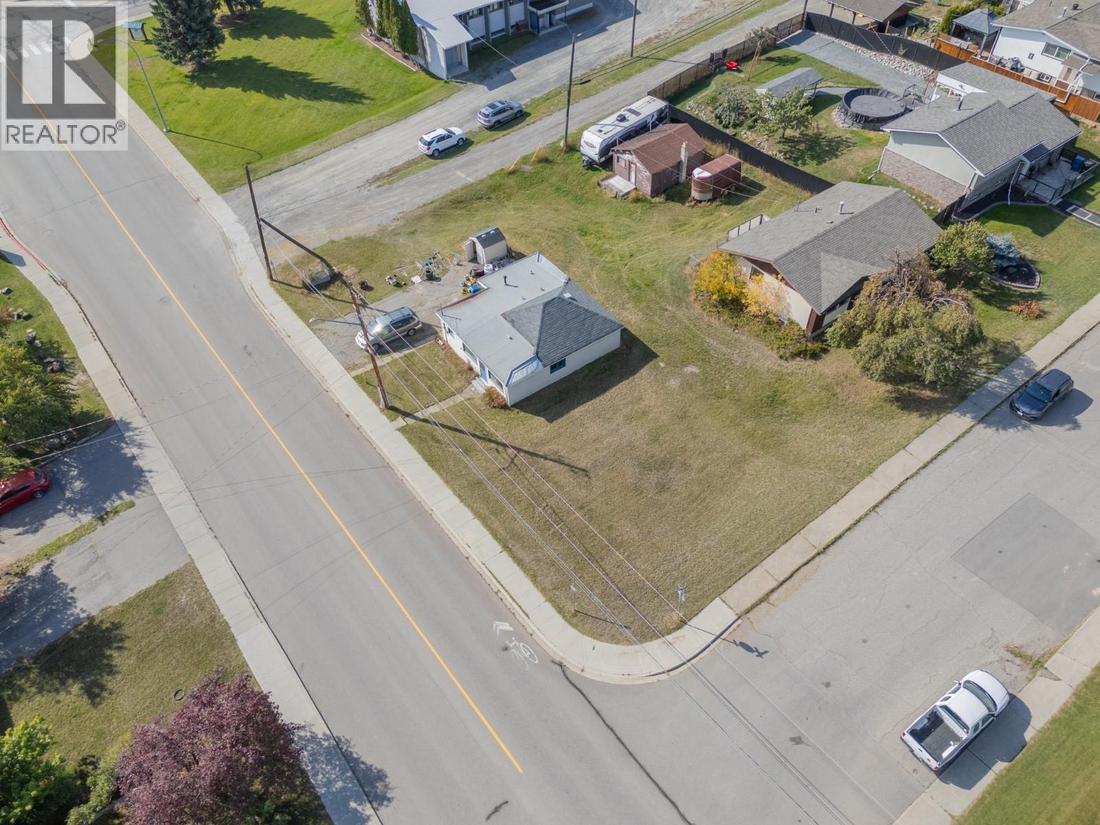 1005 11th Avenue S, Cranbrook, British Columbia  V1C 2R6 - Photo 9 - 10401658
