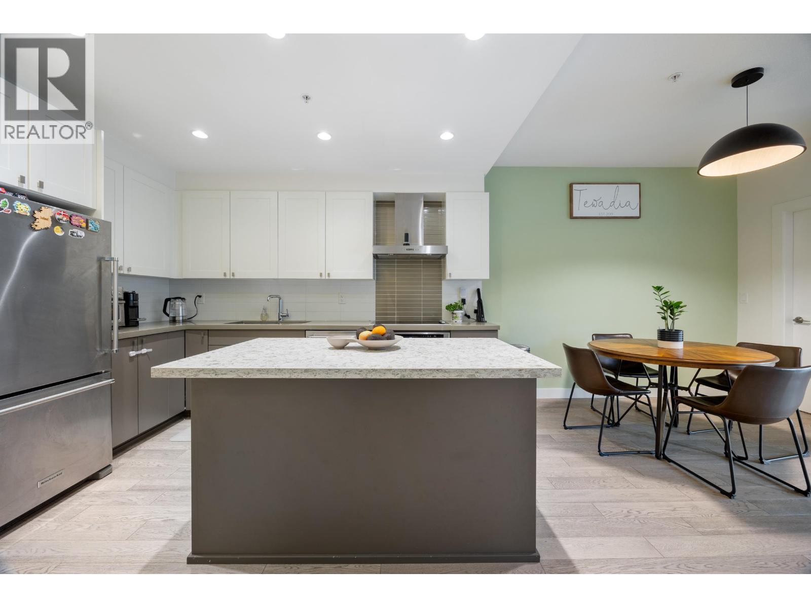 209 3399 Noel Drive, Burnaby, British Columbia V3J 0G8 - Photo 10 - R3168499