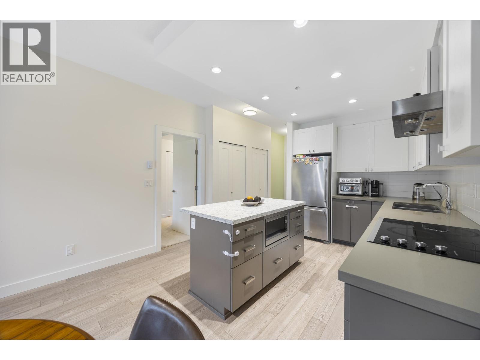 209 3399 Noel Drive, Burnaby, British Columbia V3J 0G8 - Photo 13 - R3168499