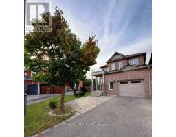22 MATSON COURT, Aurora, Ontario