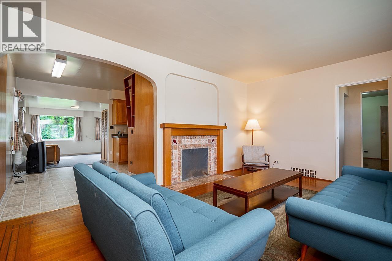 904 First Street, New Westminster, British Columbia  V3L 2J2 - Photo 4 - R3168555