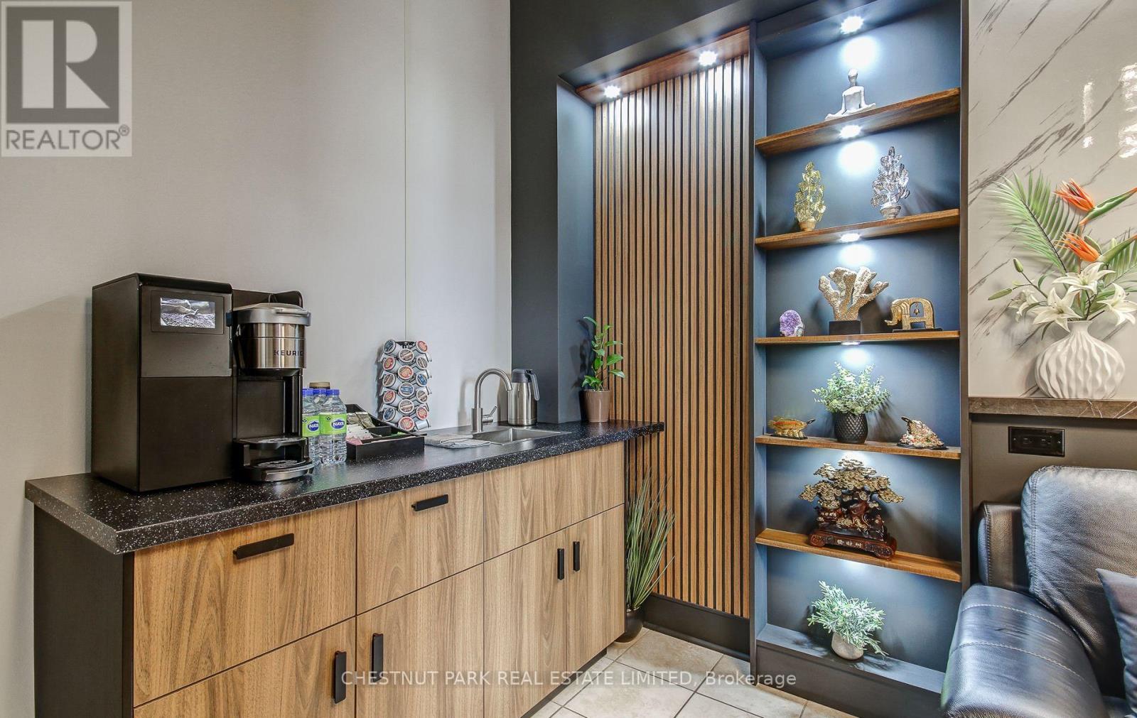 3 - 885 Lakeshore Road E, Mississauga, Ontario  L5E 1E2 - Photo 23 - W13816644