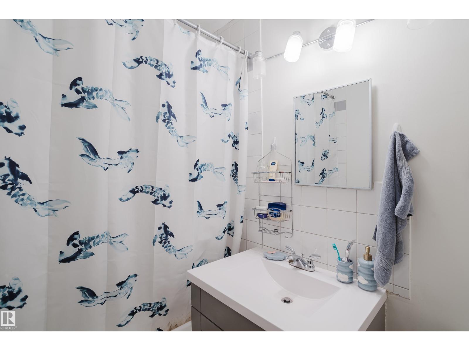 11134 11138 116 ST NW