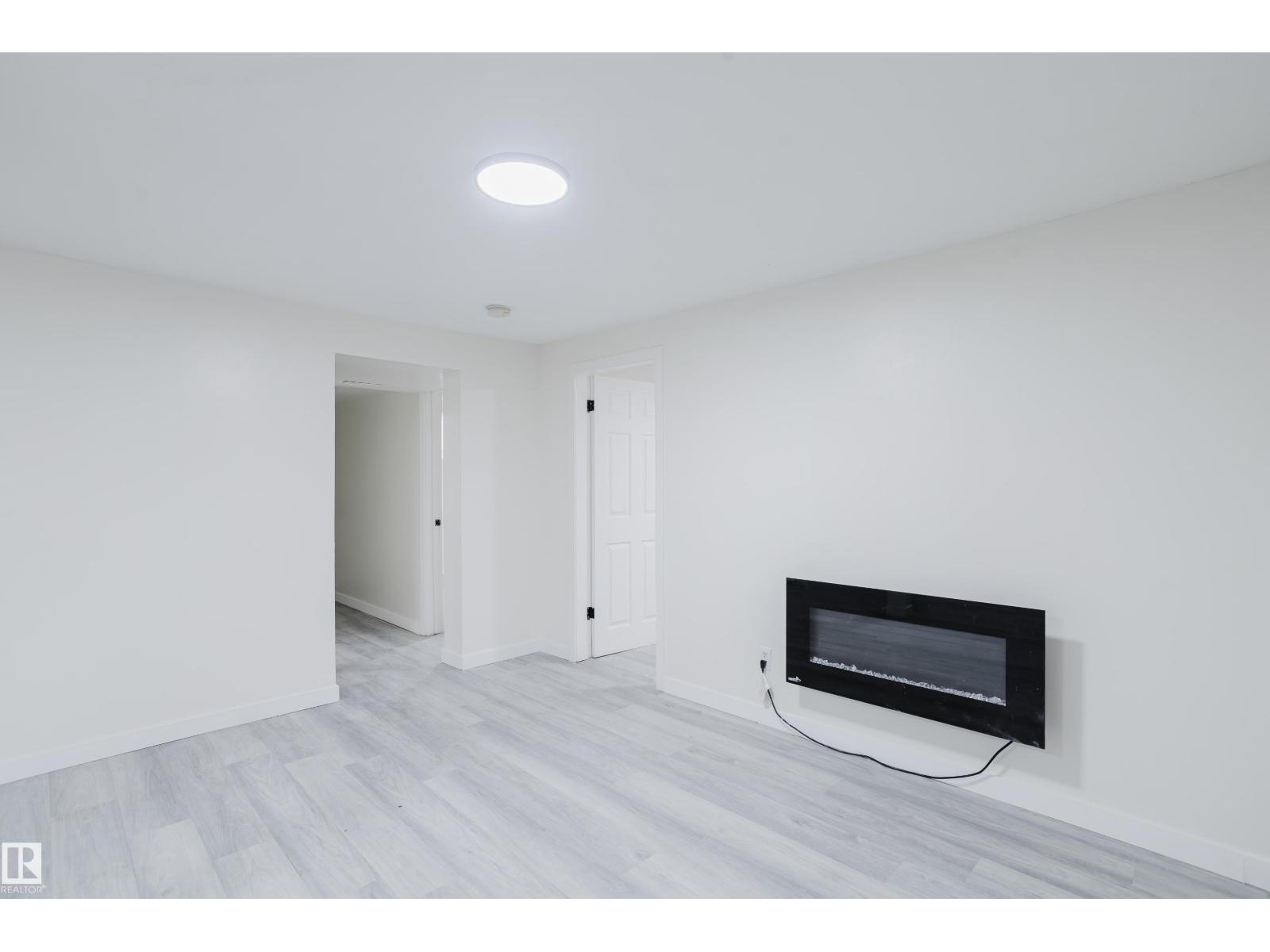 11134 11138 116 ST NW