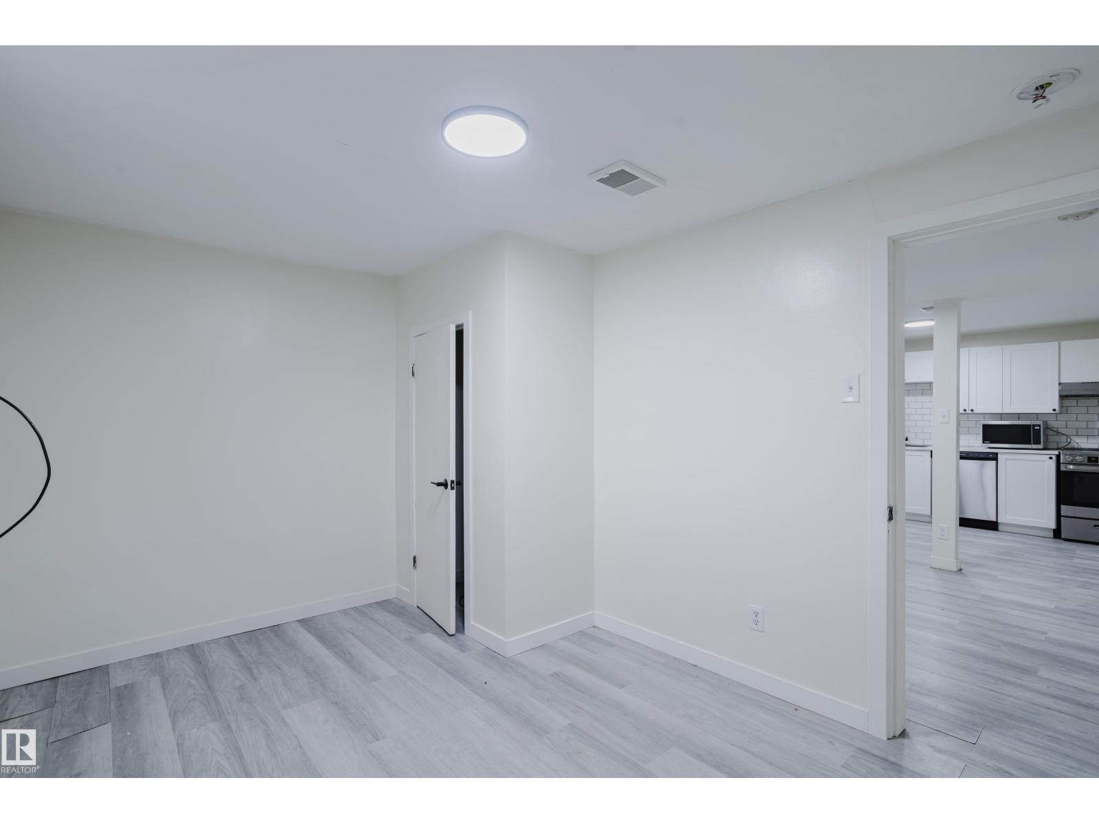 11134 11138 116 ST NW
