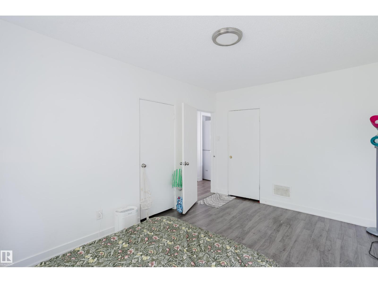 11134 11138 116 ST NW