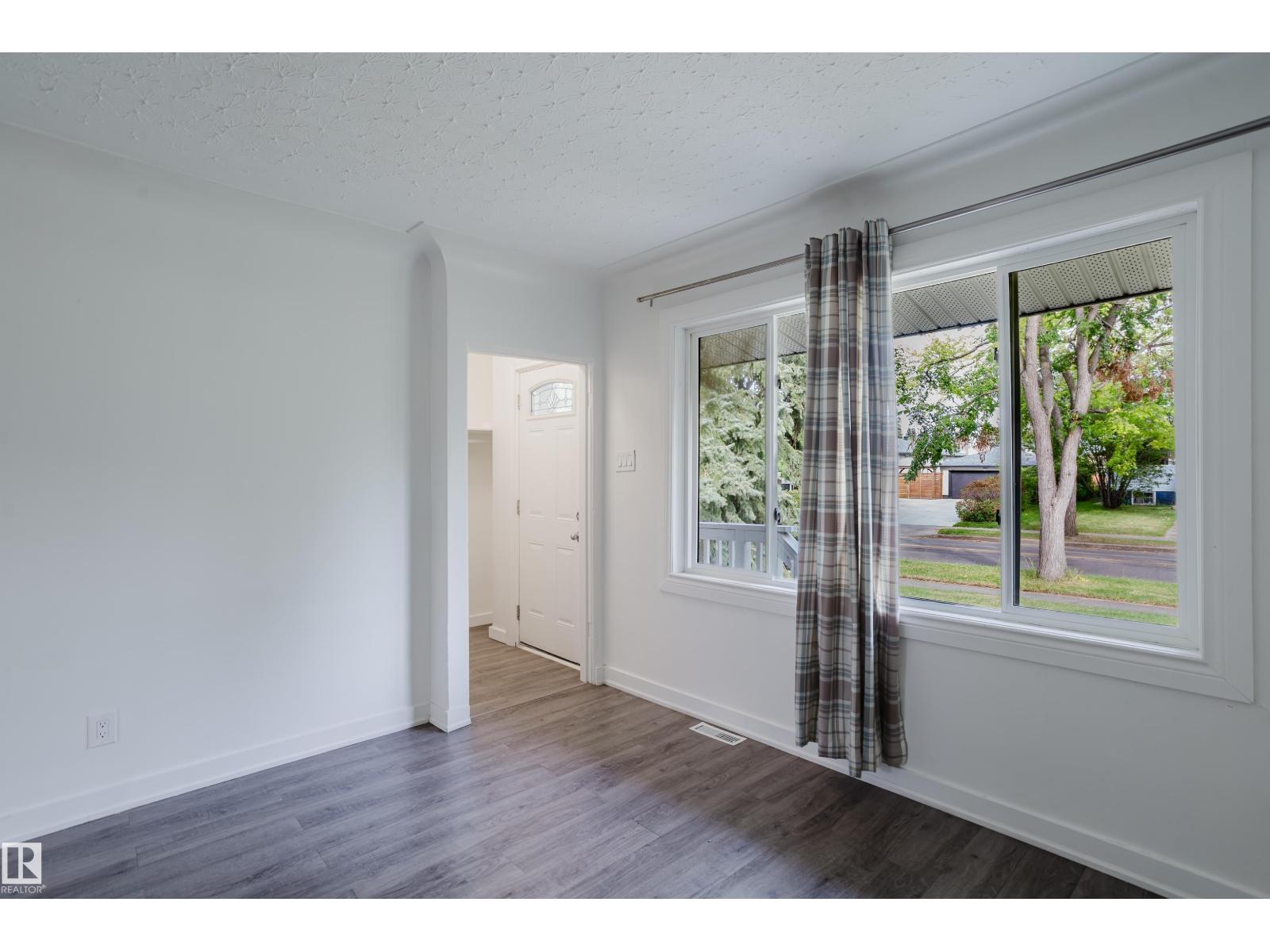 11134 11138 116 ST NW