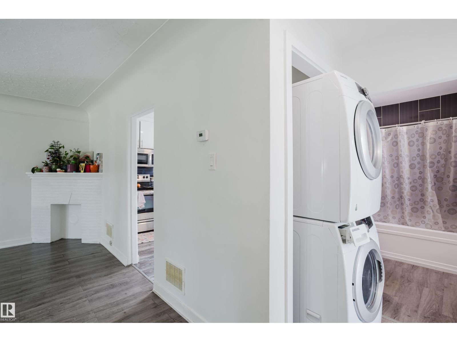 11134 11138 116 ST NW
