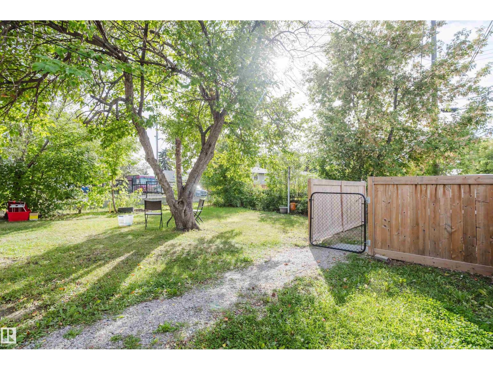 11134 11138 116 ST NW
