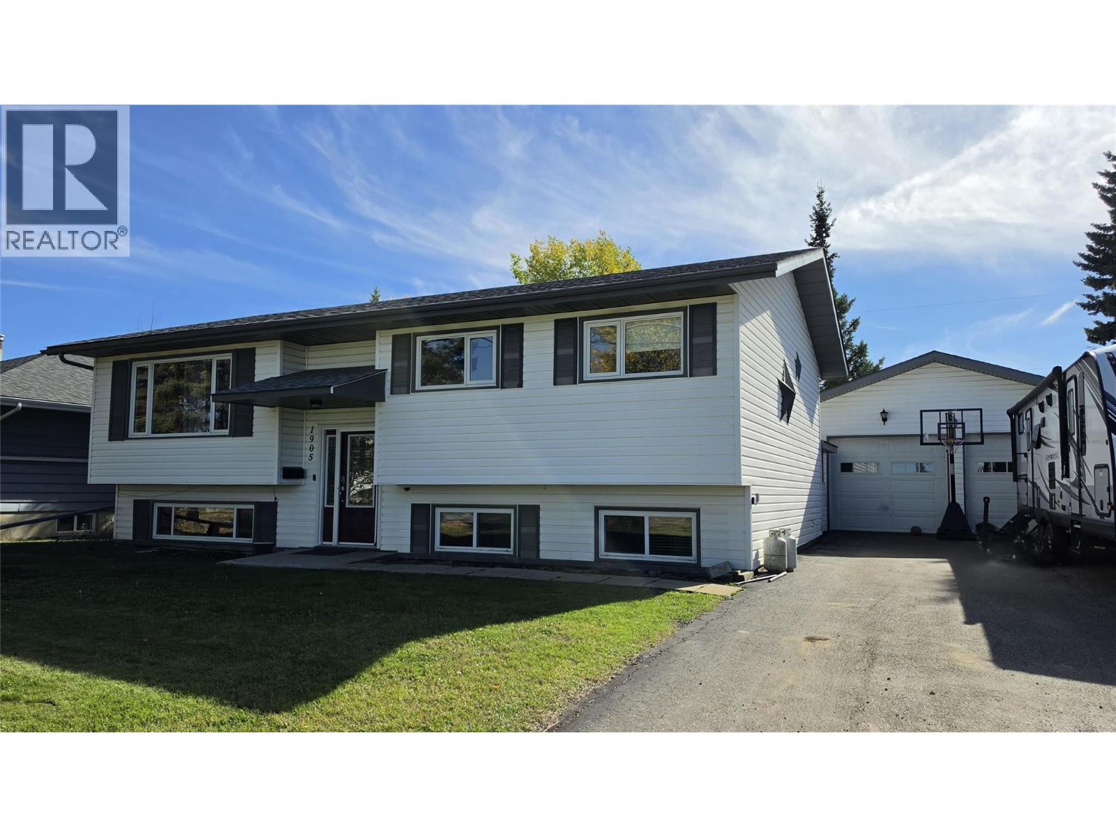 1905 108 Avenue, Dawson Creek, British Columbia