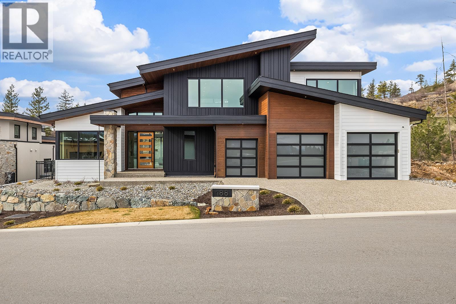 188 Wildsong Crescent, Vernon, British Columbia  V1H 2K3 - Photo 2 - 10400141