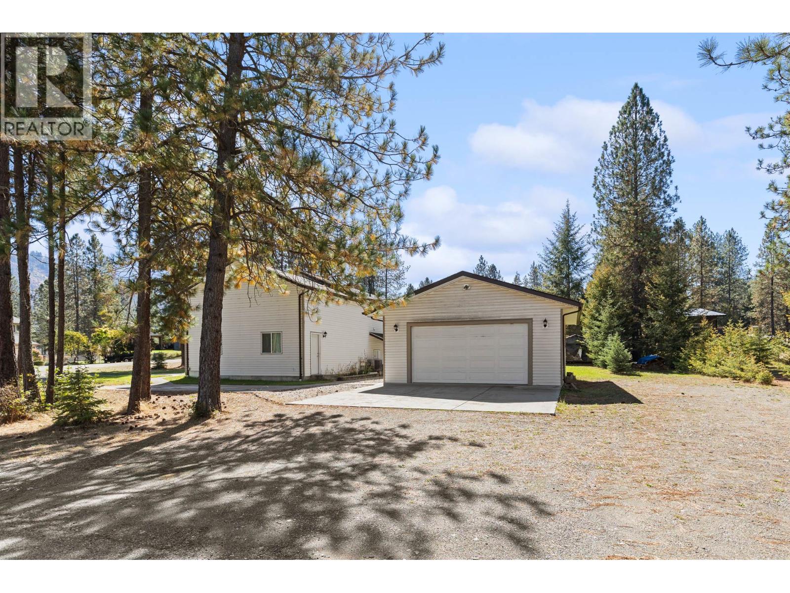 1261 Main Street, Christina Lake, British Columbia  V0H 1E0 - Photo 10 - 10401673