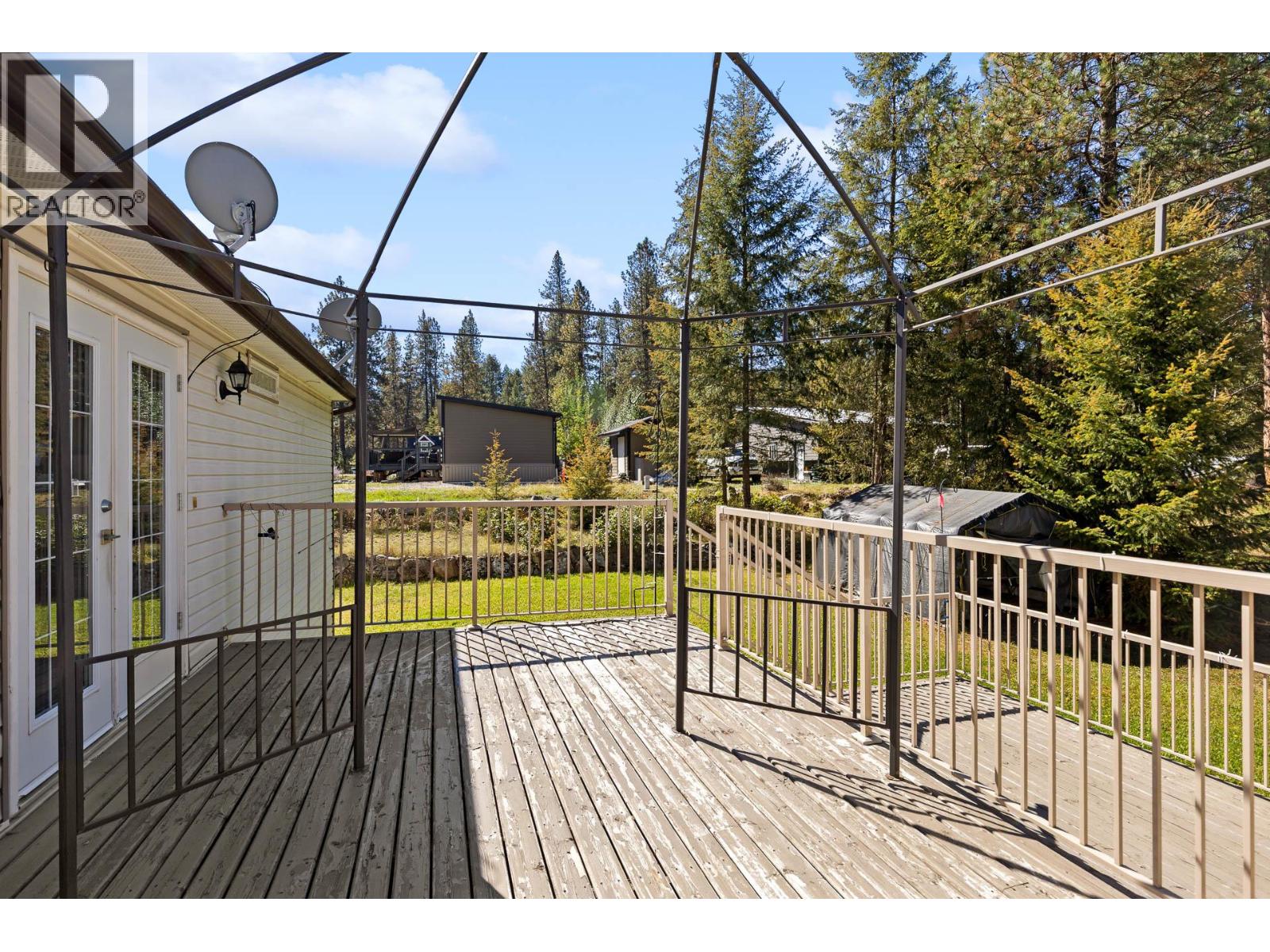 1261 Main Street, Christina Lake, British Columbia  V0H 1E0 - Photo 26 - 10401673