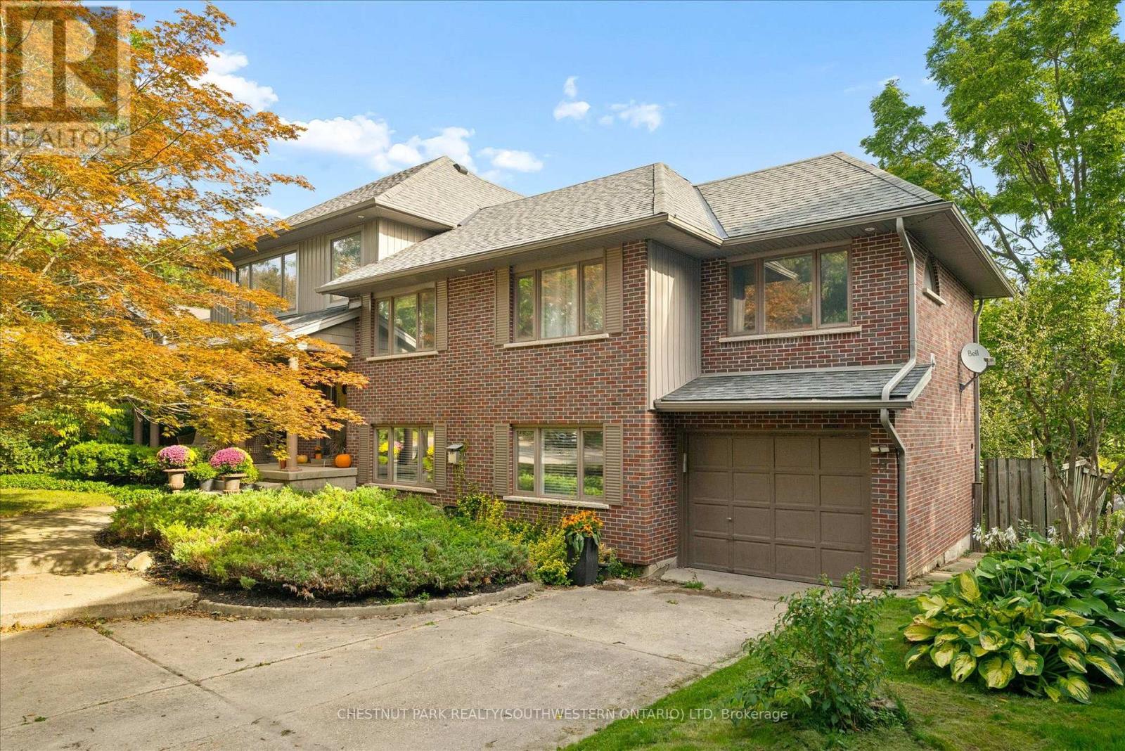 75 LYON AVENUE, Guelph, Ontario