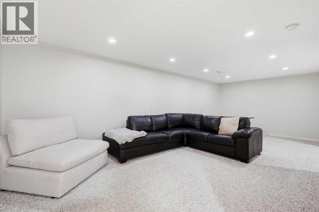 327 94 Avenue SE photo 25