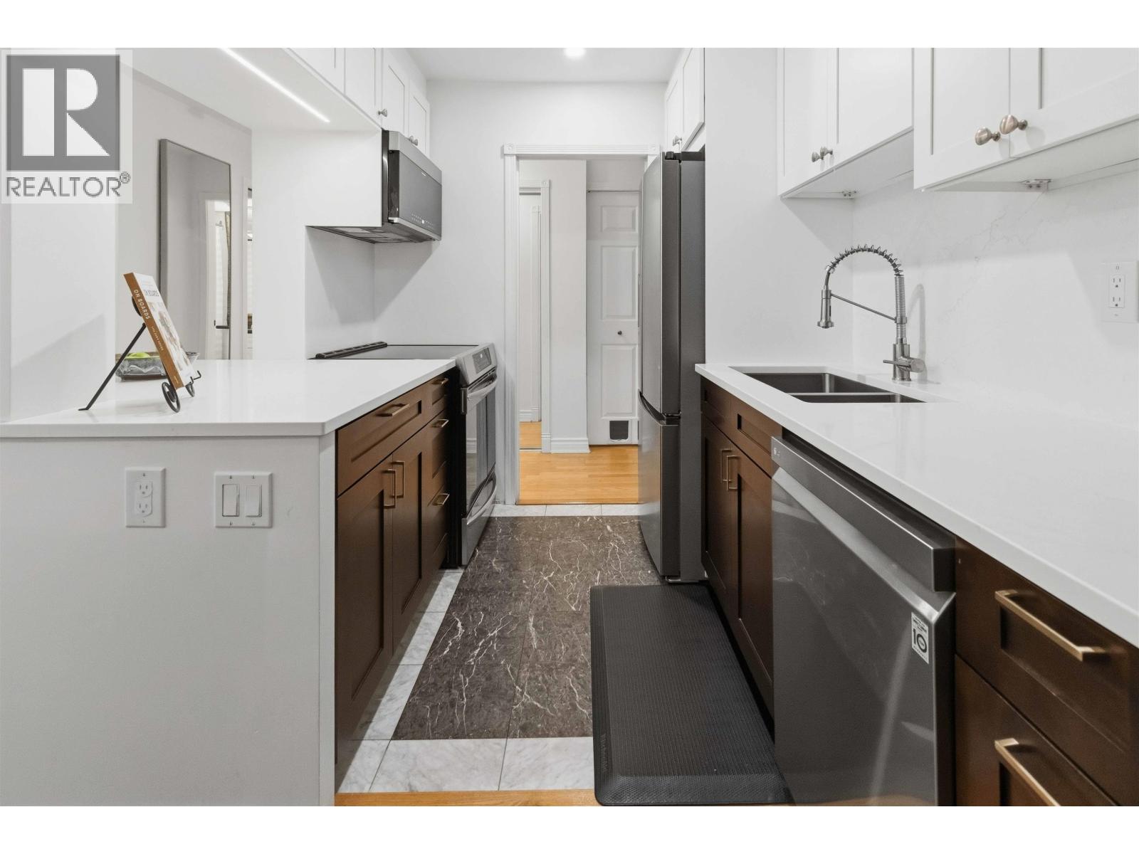 208 1422 E 3rd Avenue, Vancouver, British Columbia  V5N 5R5 - Photo 2 - R3168478