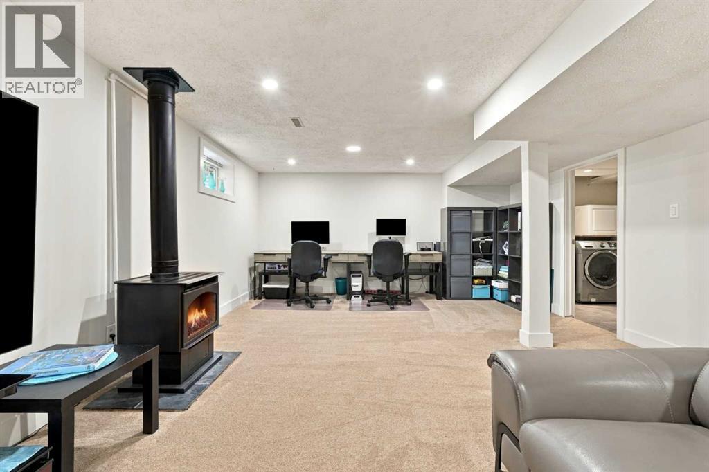 137 Lissington Drive SW, Calgary, Alberta  T3E 5E4 - Photo 29 - A2345278