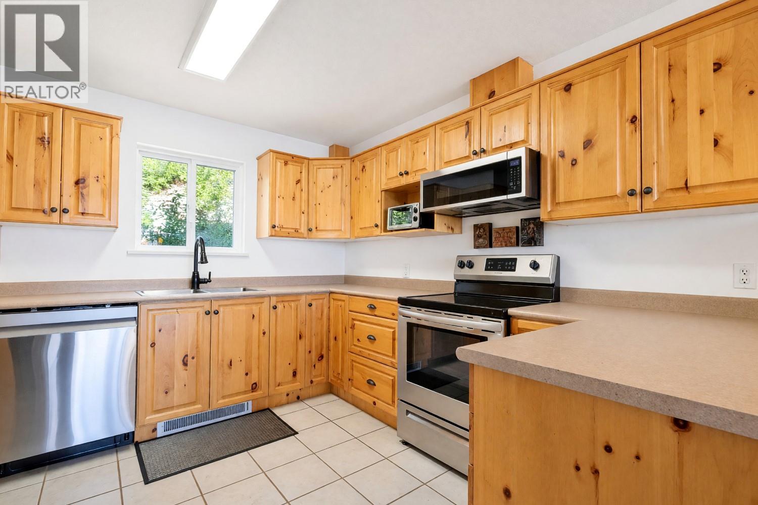 5877 Snow Pines Crescent Unit# C, Big White, British Columbia  V1W 2L8 - Photo 12 - 10400183
