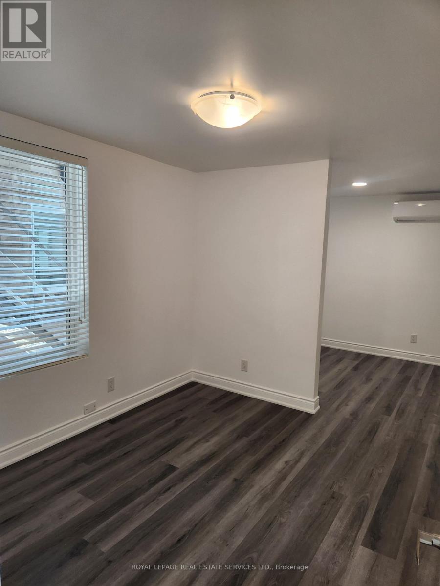 302 - 2820 Danforth Avenue, Toronto, Ontario  M4C 1M1 - Photo 3 - E13715246