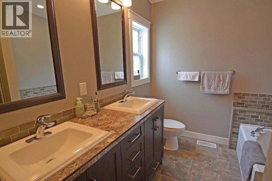 6142 Highway 3a Highway, Nelson, British Columbia  V1L 6P5 - Photo 15 - 10378126