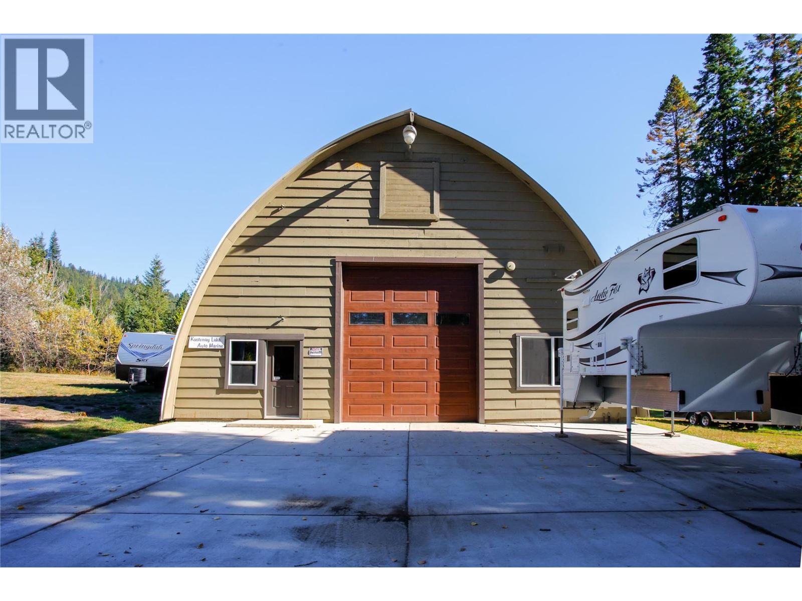 6142 Highway 3a Highway, Nelson, British Columbia  V1L 6P5 - Photo 4 - 10378126