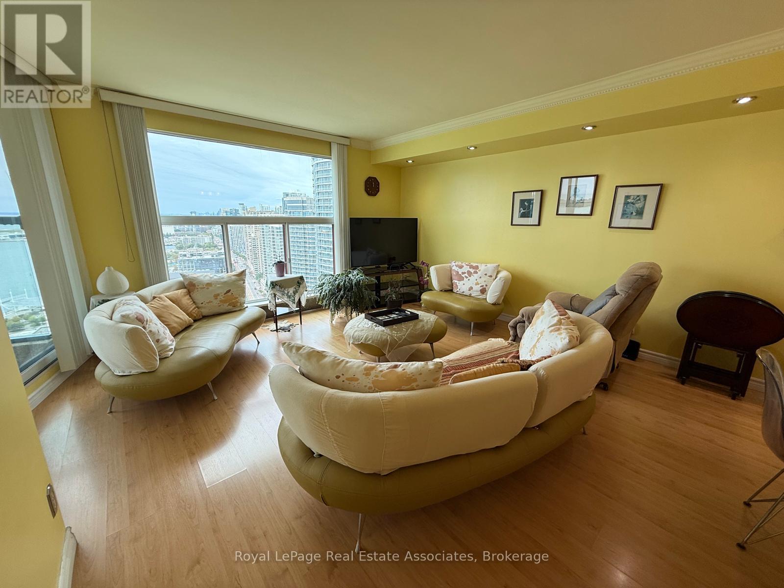 3111 - 77 Harbour Square, Toronto (Waterfront Communities), Ontario  M5J 2S2 - Photo 10 - C13816708