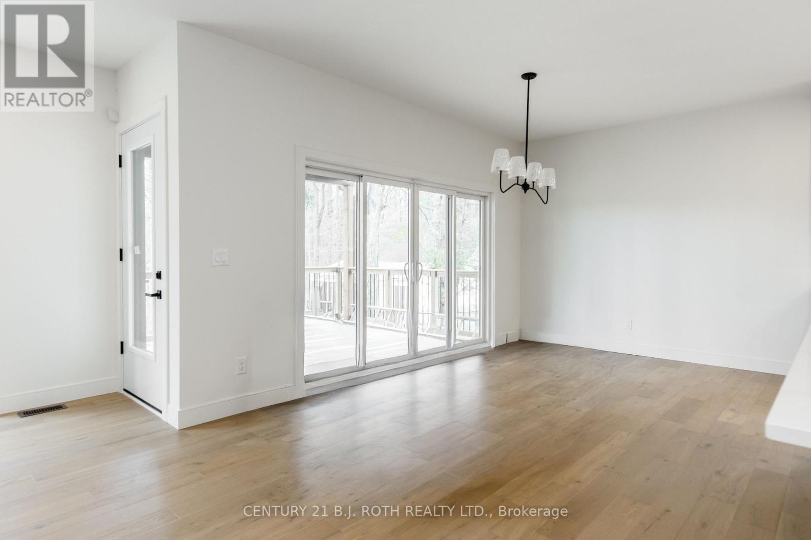 56 Brennan Avenue, Barrie (South Shore), Ontario  L4N 4B1 - Photo 15 - S13816696