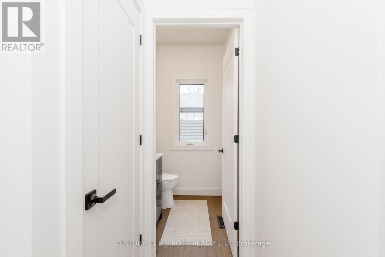 56 Brennan Avenue, Barrie (South Shore), Ontario  L4N 4B1 - Photo 17 - S13816696